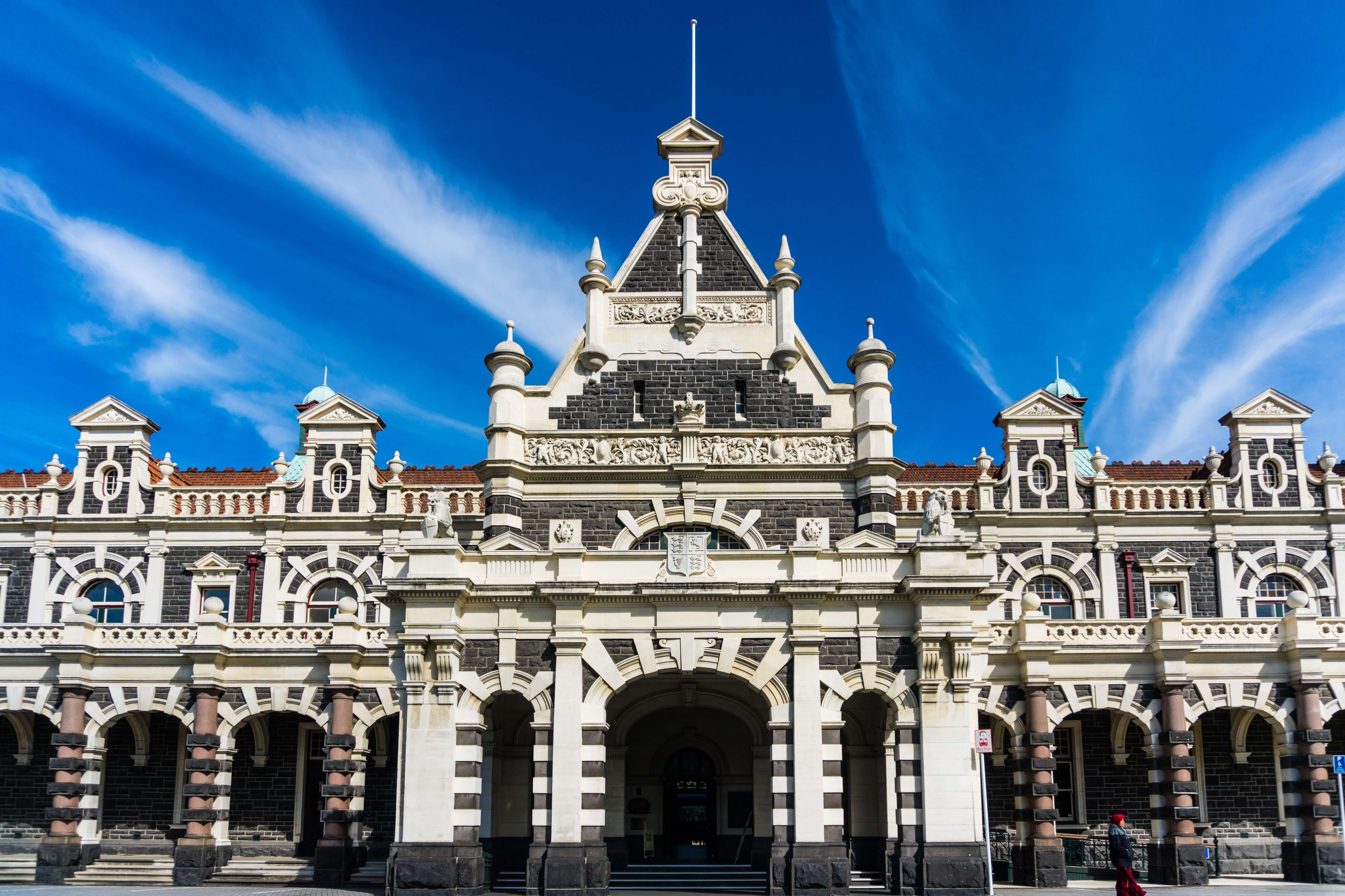 Photo of the famous Edwardian style train station in Dunedin